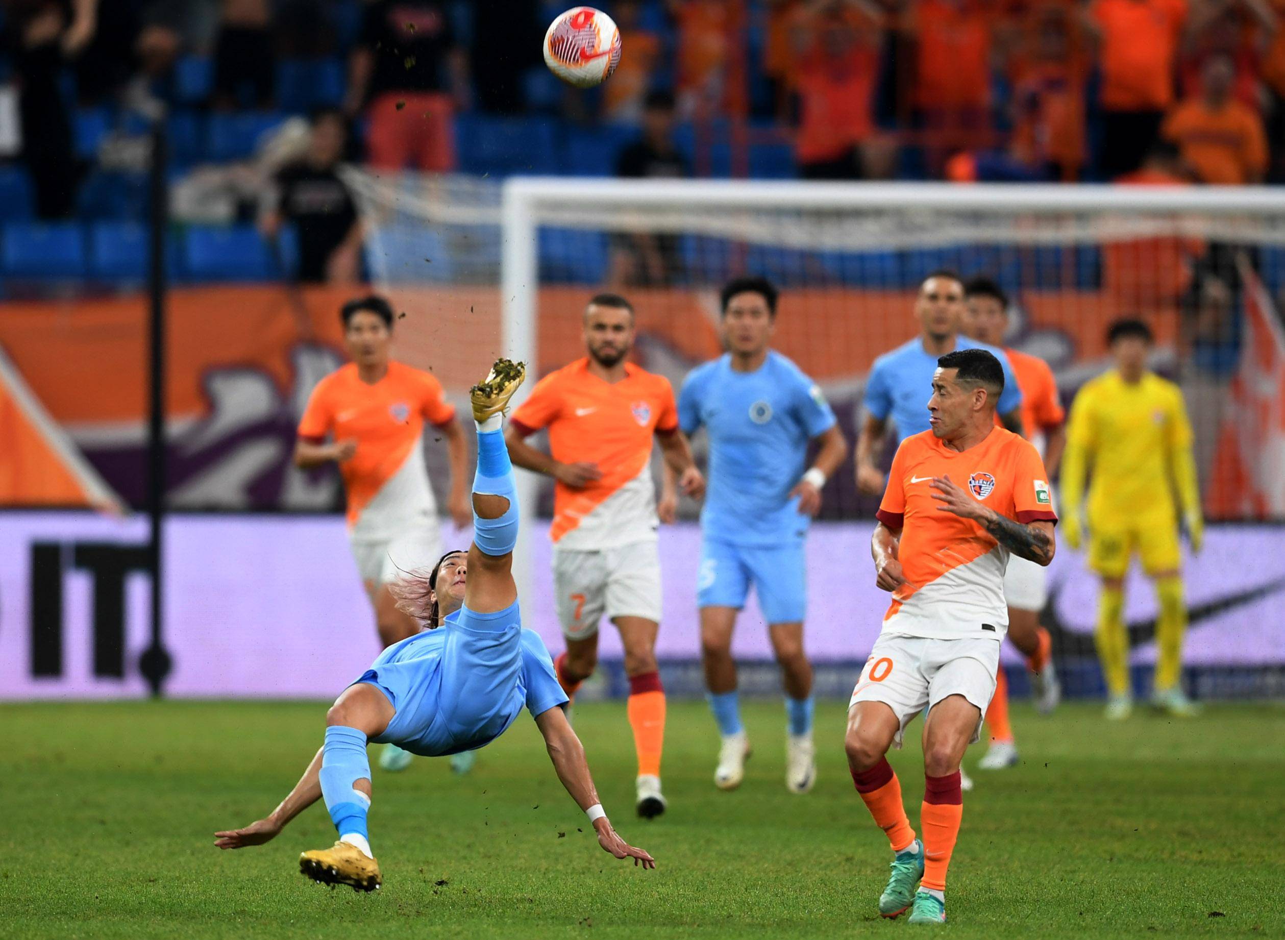 攻勢足球 攻勢足球