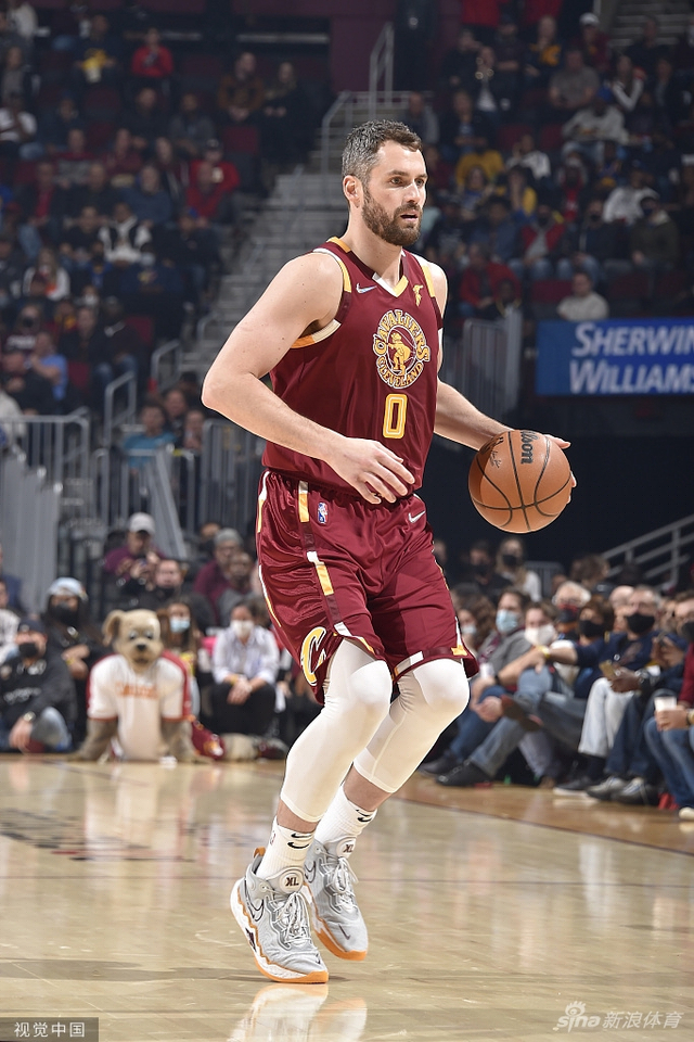 储亿锦标赛米切尔领先首轮 福勒T3麦克罗伊T25