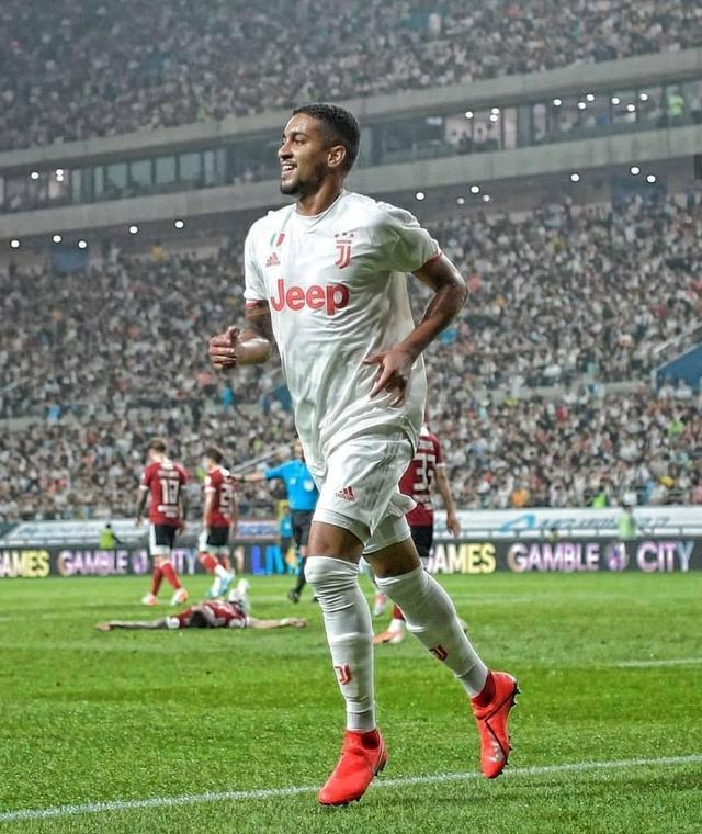 无数球迷的 无数球迷的